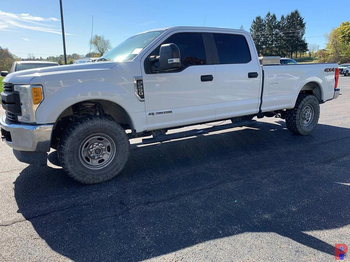 Used 2017 FORD F-250 SD XL 4X4 CREW CAB PICKUP (DIESEL)