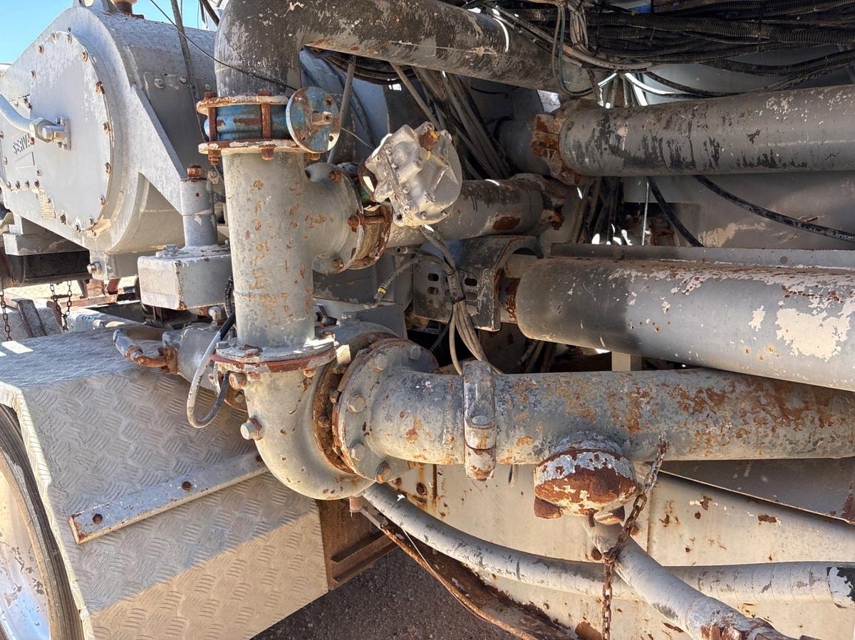 Used 2010 EMI ATOKA 26-SD-26-2 DOUBLE PUMPER TRAILER