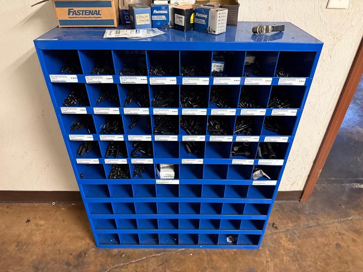 Used LOT W/ (200+) UNUSED EXPENDABLE MACHINING TOOLS INCLUDES (2) LISTA 8-DRAWER ROLLING TOOLBOXES, TABLE TOP & BOLT BIN W/ CONTENTS