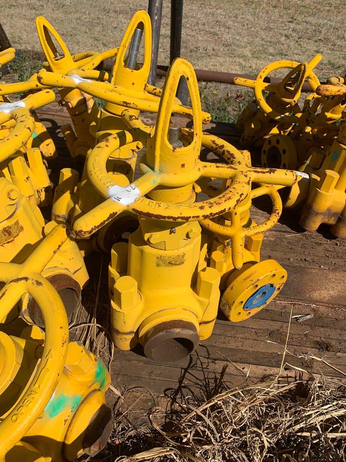 Used (12) 5k Manual Gate Valves