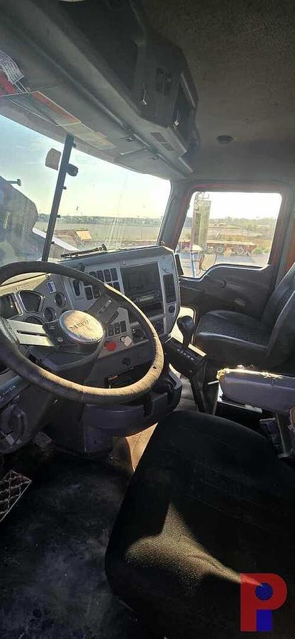 Used 2013 Mack Pinnacle t/a Winch Truck