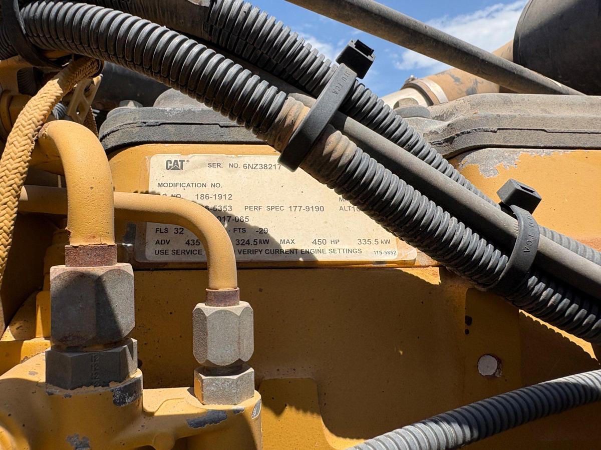 Used 2001 FREIGHTLINER FLD120 T/A DAYCAB GIN POLE TRUCK