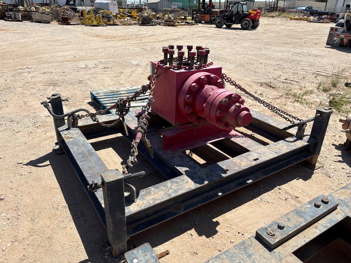 Used 8’ x 6’ adjustable height frac tree transport skid w/ 7-1/16” 3-way fluid cross