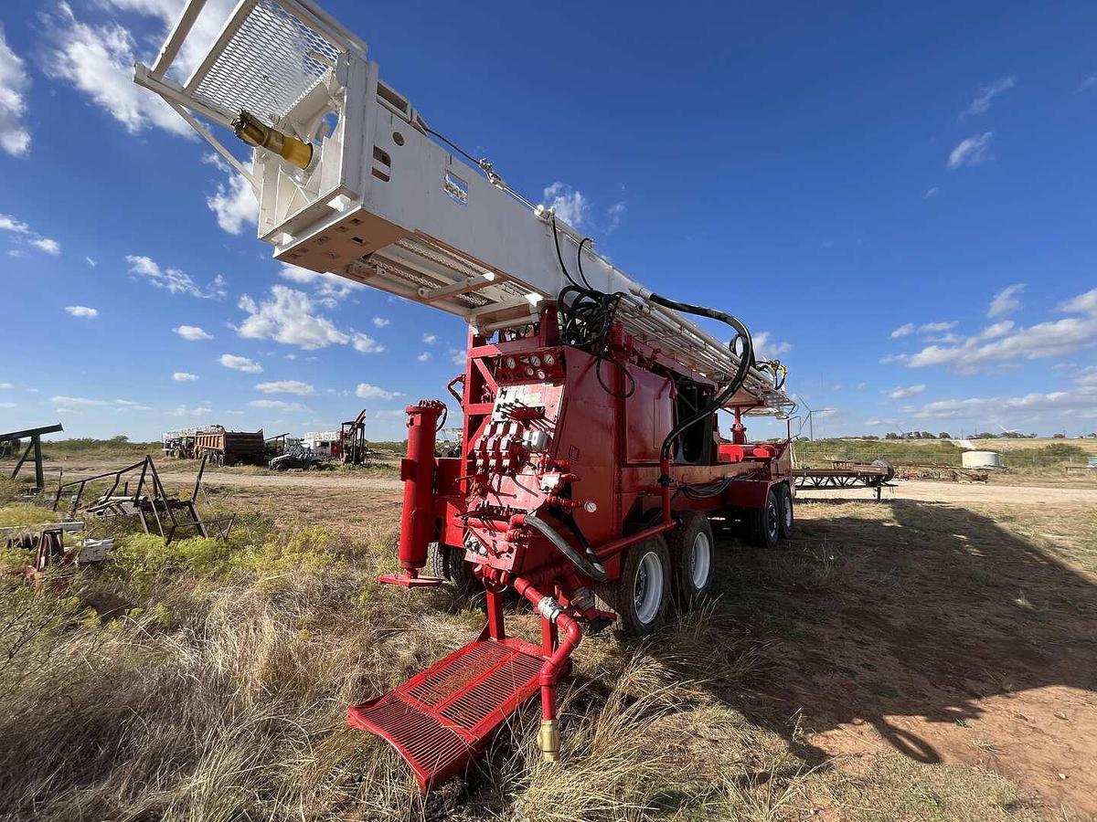 Used 1981 CHICAGO PNEUMATIC CP700 TOP DRIVE WATER WELL DRILLING RIG Package