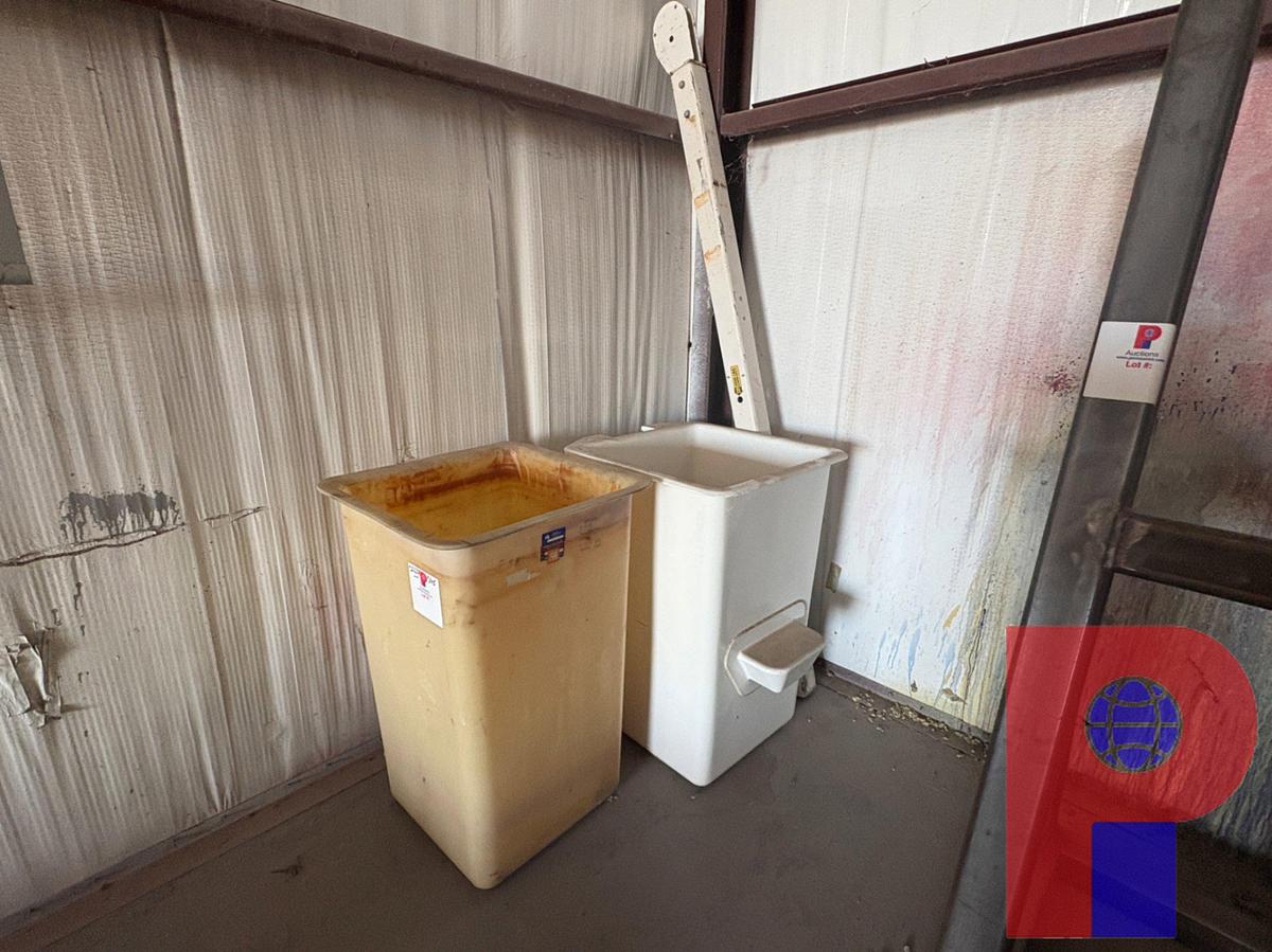 Used MANLIFT 1-MAN BUCKET W/ INSERT