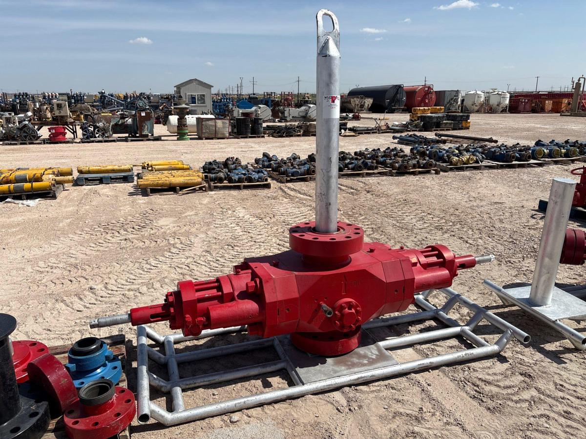 Used Parveen FZ18-70V 7-1/16” 3K hydraulic single ram bop