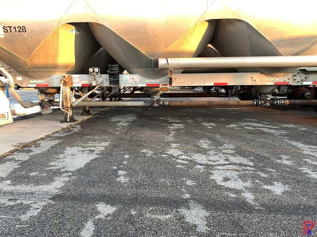 Used 2017 HEIL 1040 CU. FT T/A DRY BULK    PNEUMATIC TRAILER