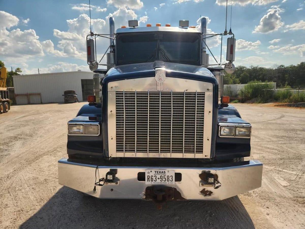 Used 1995 Kenworth T800B T/A SLEEPER TRUCK