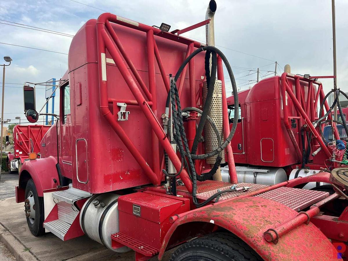 Used 2007 KENWORTH T800 T/A 36” SLEEPER TRUCK