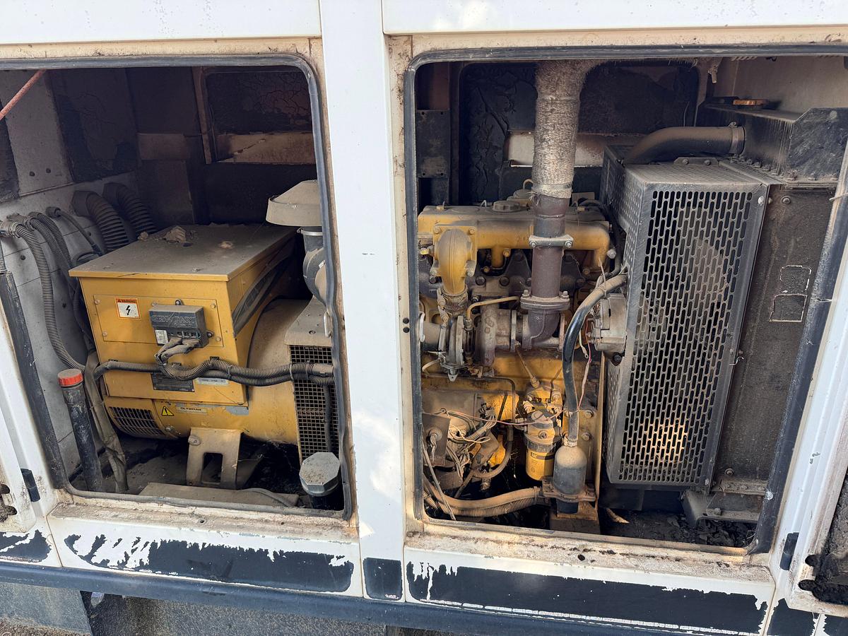 Used CATERPILLAR QX60 60-KW GENERATOR SET P/B PERKINS