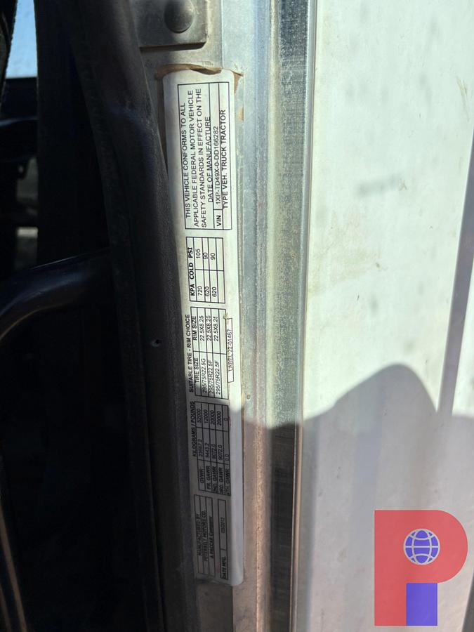 Used 2013 PETERBILT 367 T/A SLEEPER VACUUM TRUCK (INOP)