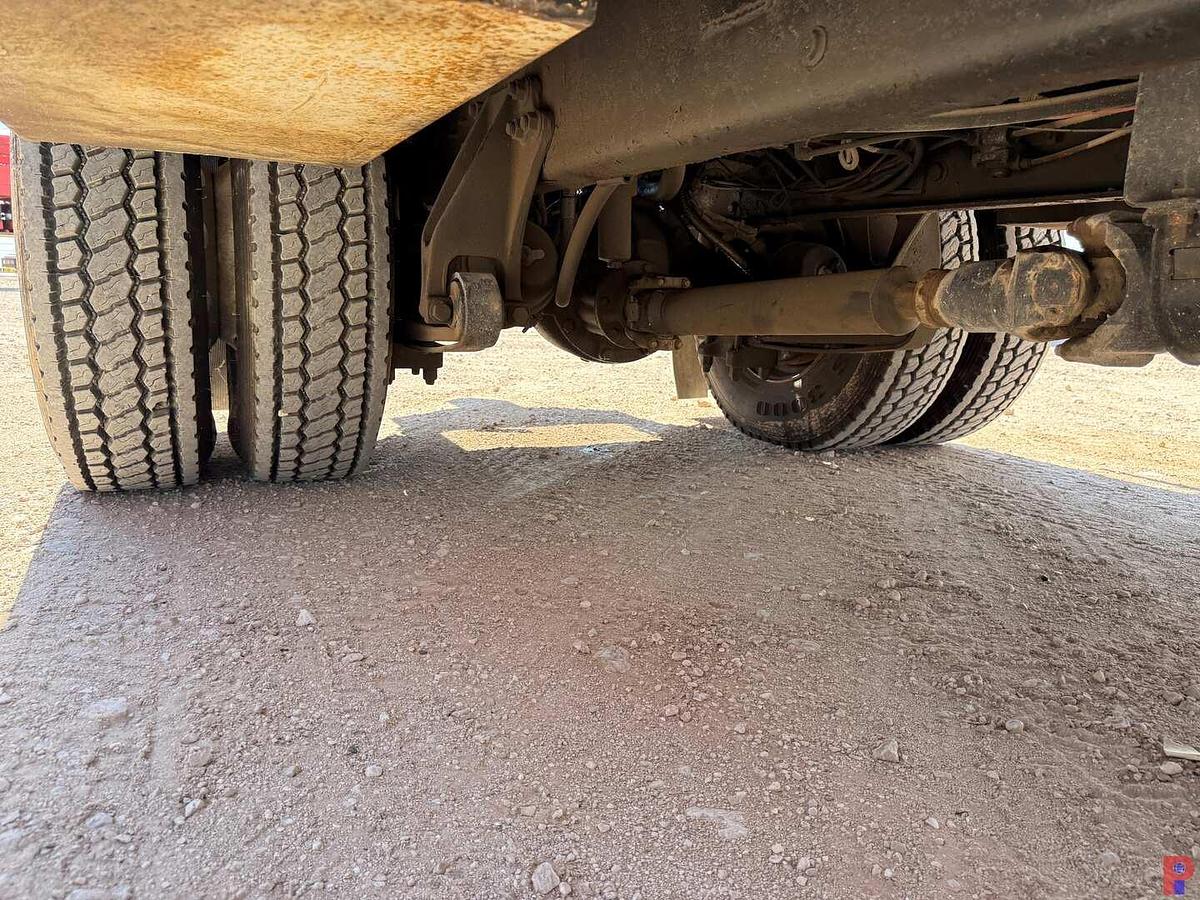 Used 2005 INTERNATIONAL WORKSTAR 7400 W/ 90’ PLATFORM SIGN CRANE TRUCK