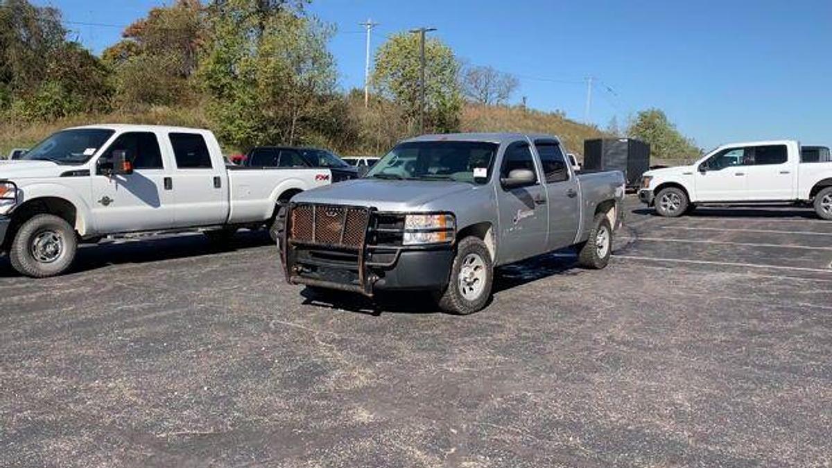 Used 2013 CHEVROLET SILVERADO 1500 4X4 CREW CAB PICKUP