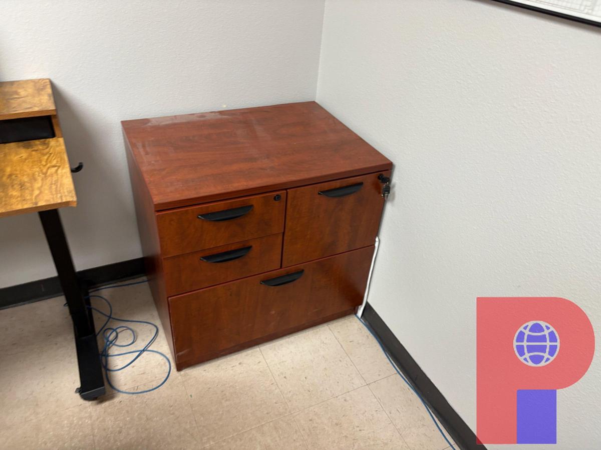 Used CONTENTS OF SHOP UPSTAIRS OFFICE