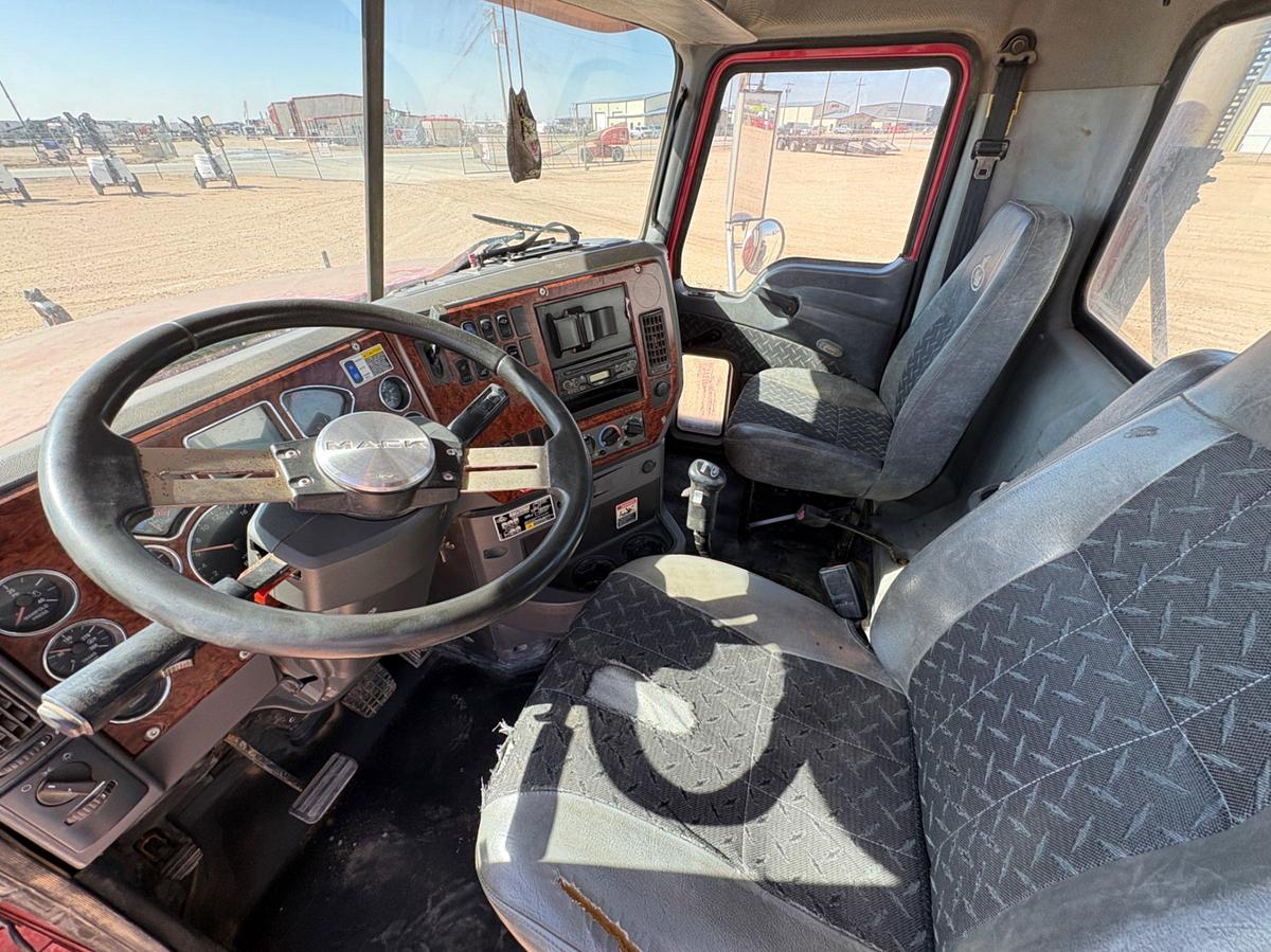 Used 2009 MACK PINNACLE T/A DAYCAB VACUUM TRUCK