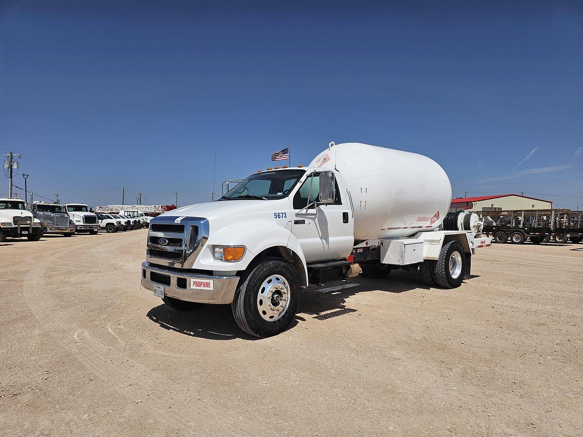 Used 2005 FORD F-750 SUPER DUTY S/A DAYCAB PROPANE TRUCK
