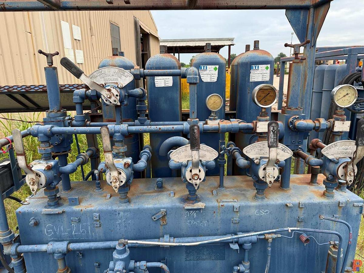 Used KOOMEY TYPE ‘80 8-BOTTLE 5-STATION SKIDDED ACCUMULATOR CLOSING UNIT