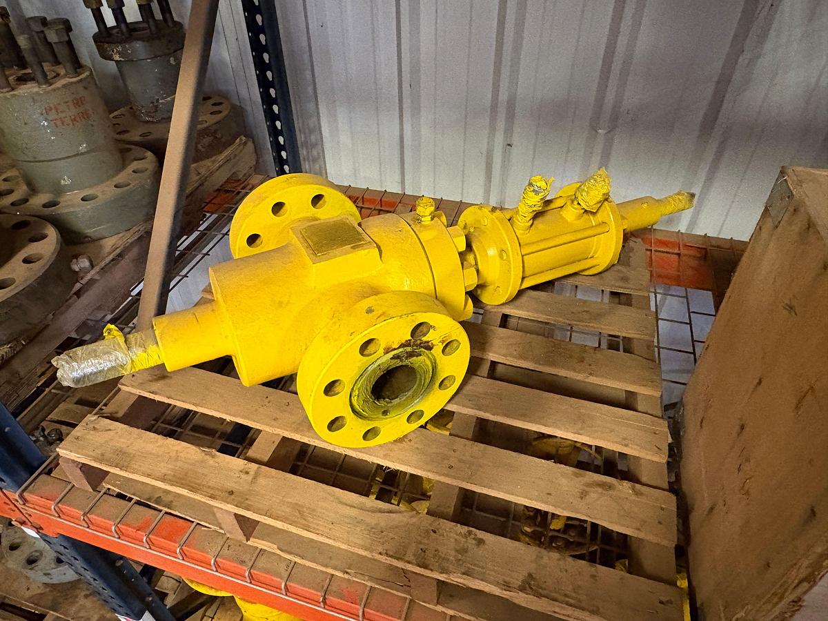 Used 3” 10K hydraulic gate valve & box of valve stem protectors