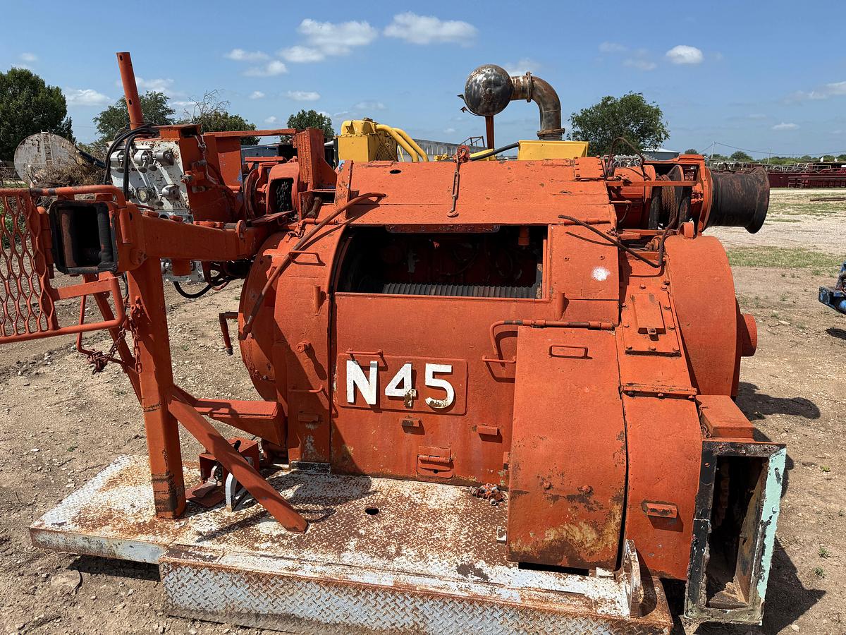 Used SKYTOP BREWSTER N45 450-HP DRAWWORKS P/B CAT 3412 (625-HP) ENGINE, SKIDDED