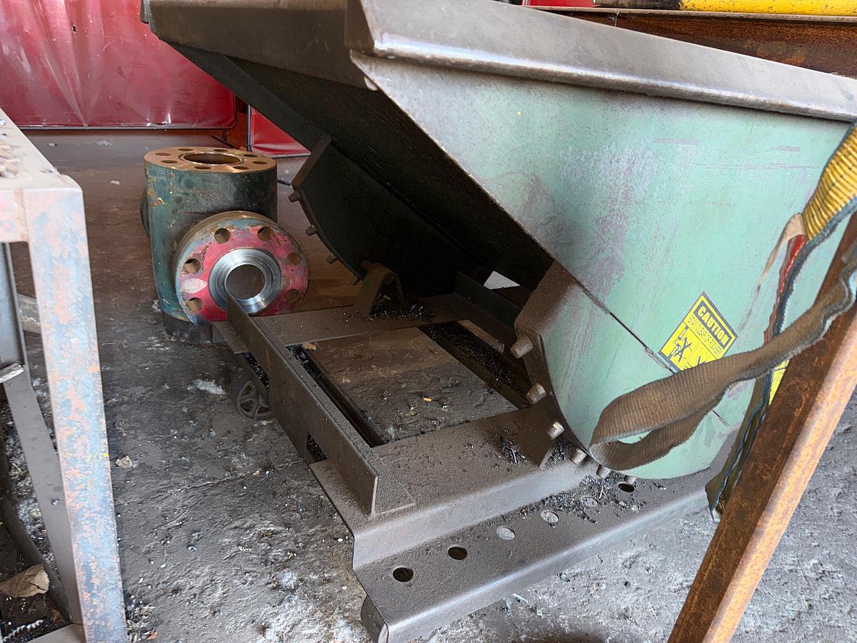 Used JESCO 3-4 CUYD SELF-DUMPING ROLLING HOPPER