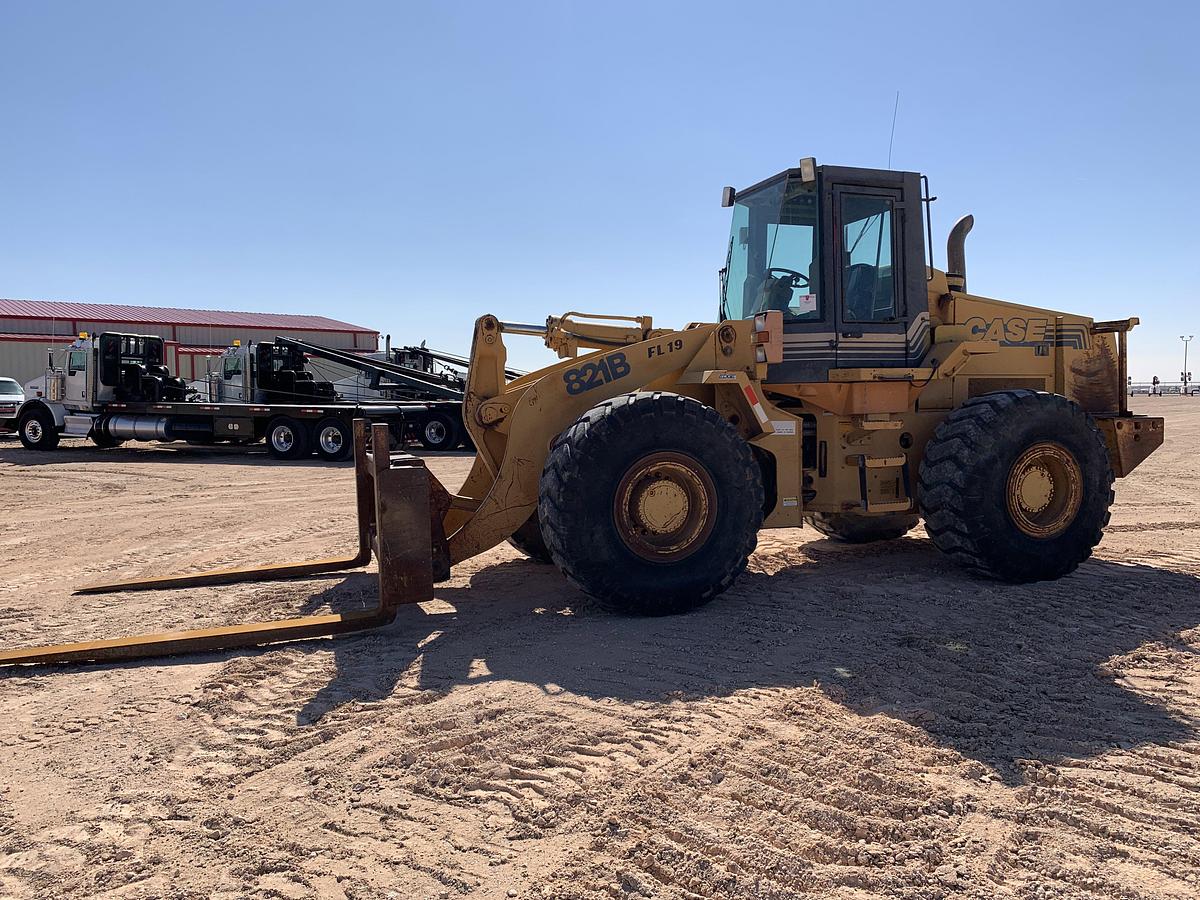 Used CASE 821B WHEEL LOADER