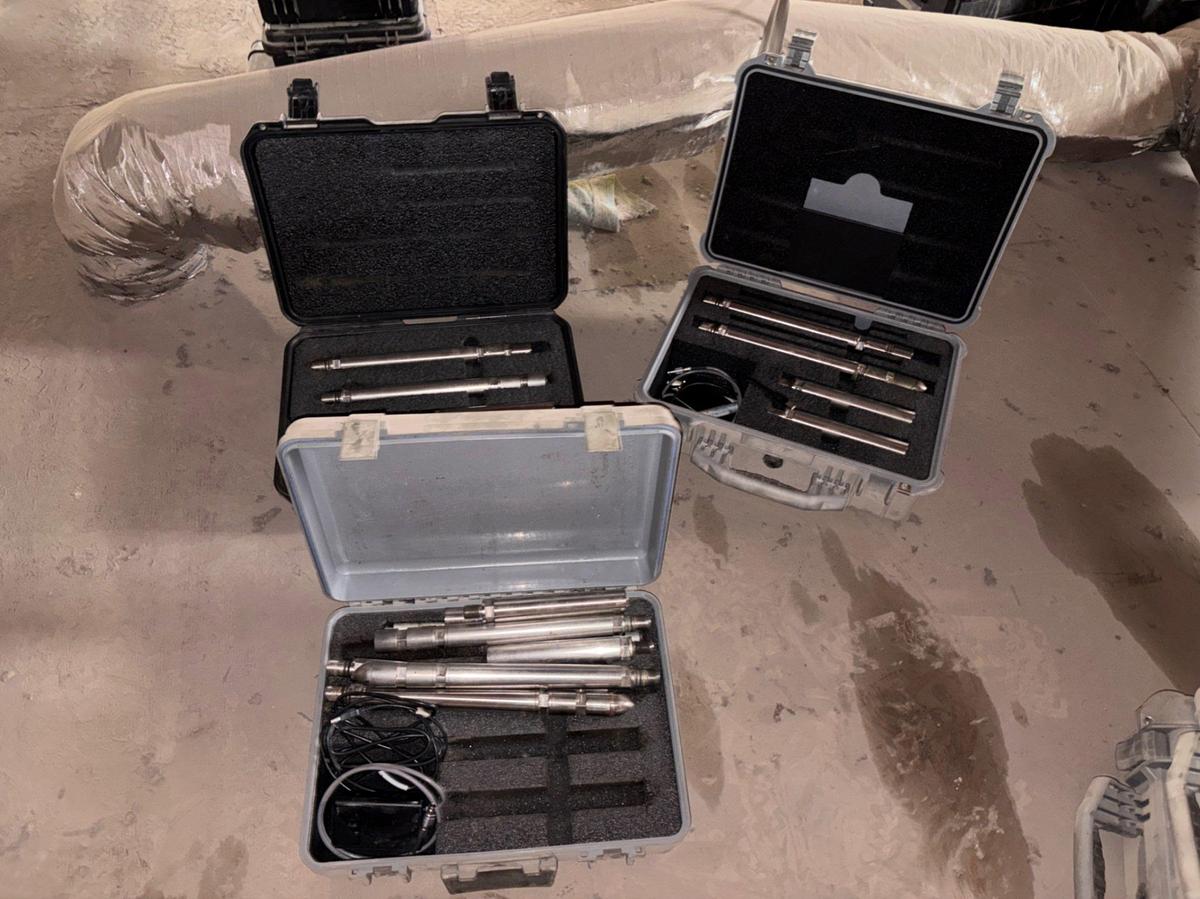 Used (3) cases of PPS smartview digital pressure gauges