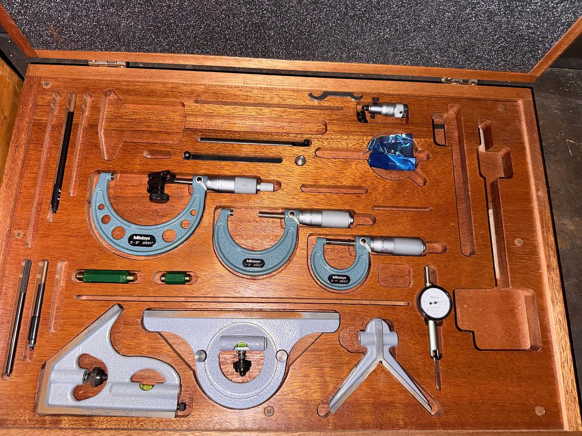 Used SECTION W/ (16) MITUTOYO & CHAUN OD DIAL MICROMETERS