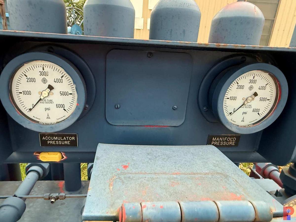 Used MASSCO MOD. S160-11SB3  6-BOTTLE 4-STATION SKIDDED ACCUMULATOR CLOSING UNIT