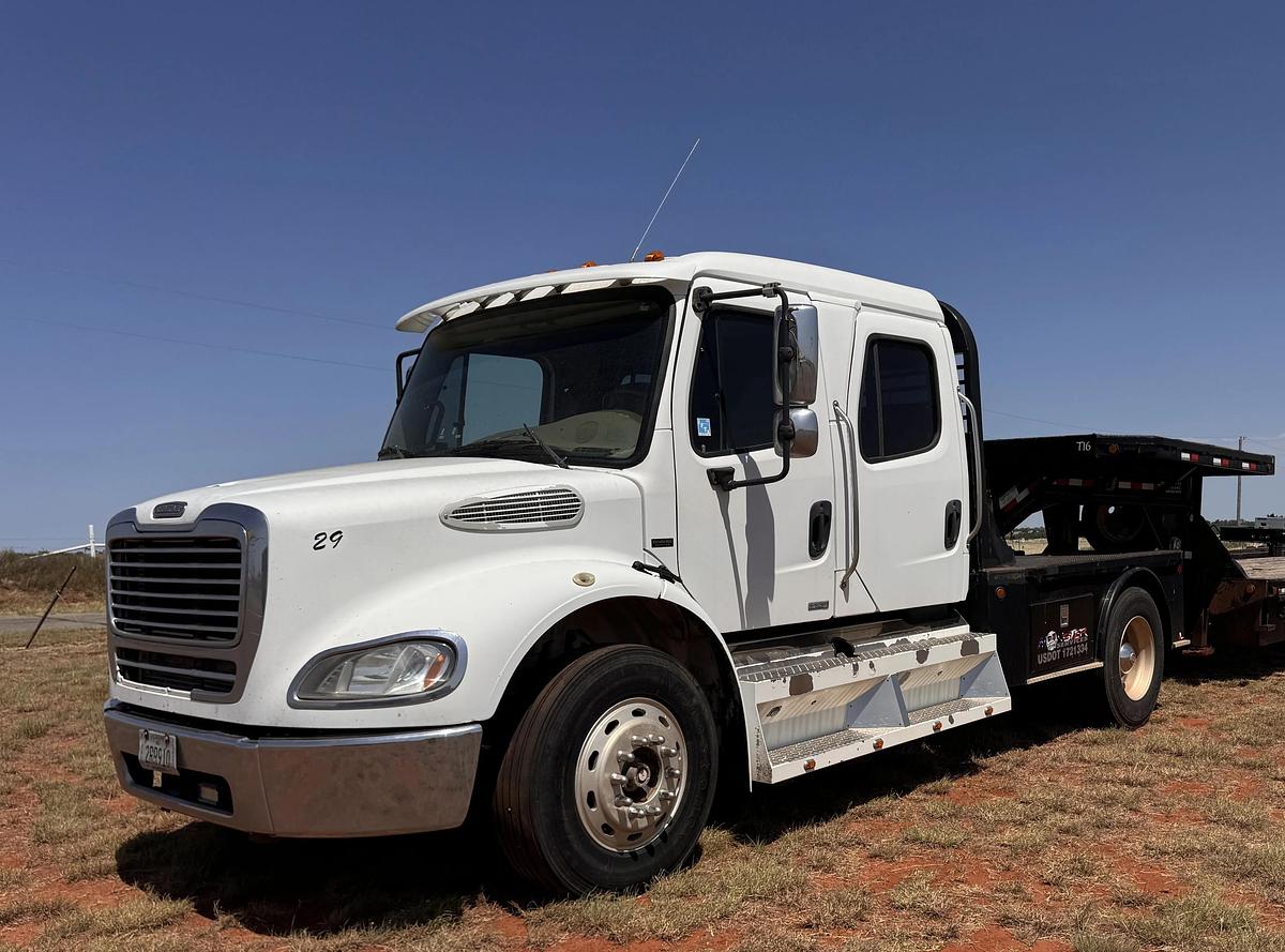 Used 2006 FRIEGHTLINER M2 CREW CAB HAUL TRUCK