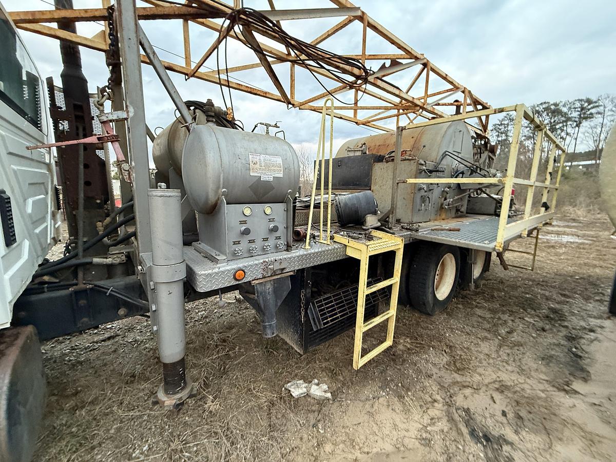 Used WATSON HOPPER GX SWAB RIG MTD ON 2009 INTERNATIONAL WORKSTAR 7500 T/A TRUCK