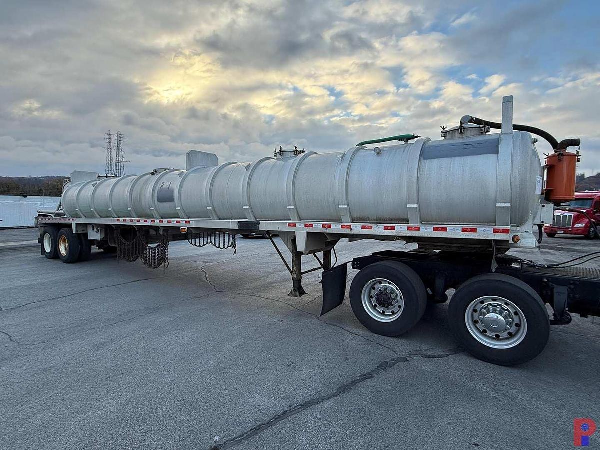 Used 2014 DRAGON 130 BBL ALUMINUM T/A VACUUM TRAILER