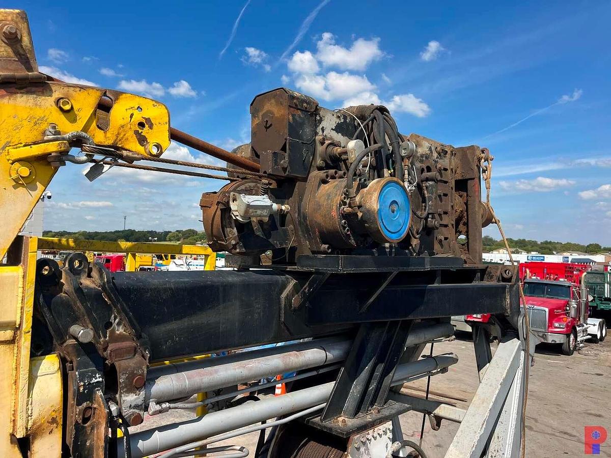 Used 2006 KENWORTH T800B TRI AXLE 1-1/2” COIL TUBING TRUCK