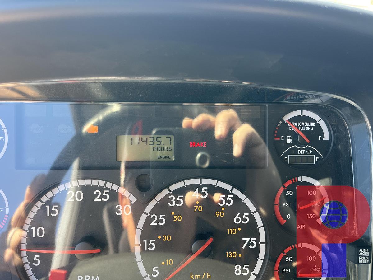 Used 2015 FREIGHTLINER M2 106 S/A CREW CAB SLICK LINE TRUCK