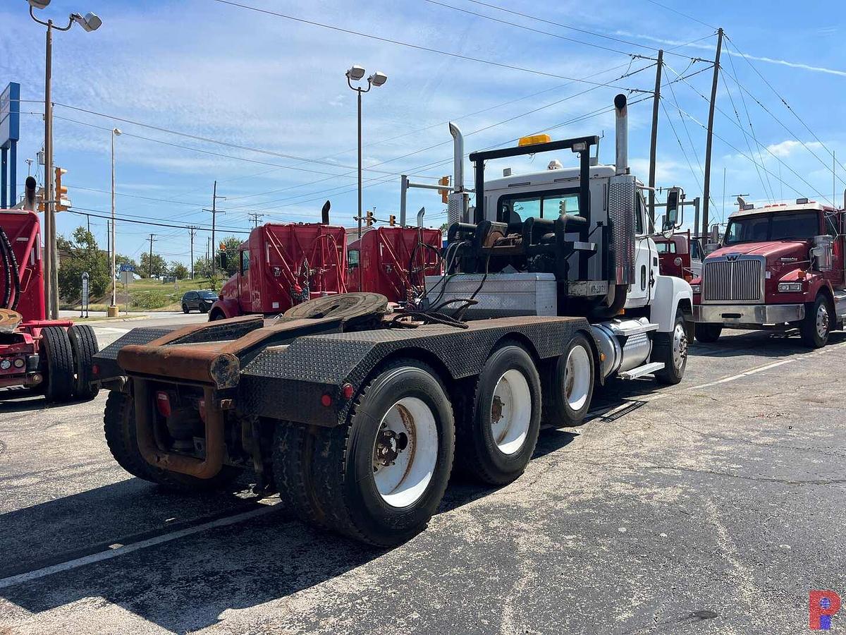 Used 2001 MACK CH613 TRI AXLE 45K LBS. WINCH TRUCK