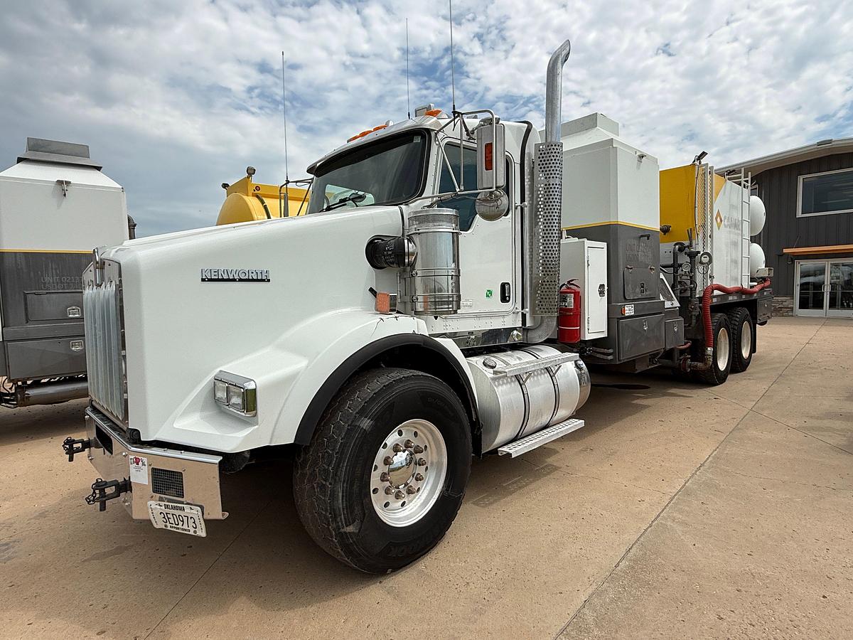 Used 2012 KENWORTH T800 T/A ENERGYFAB 5K WP HOT OIL TRUCK