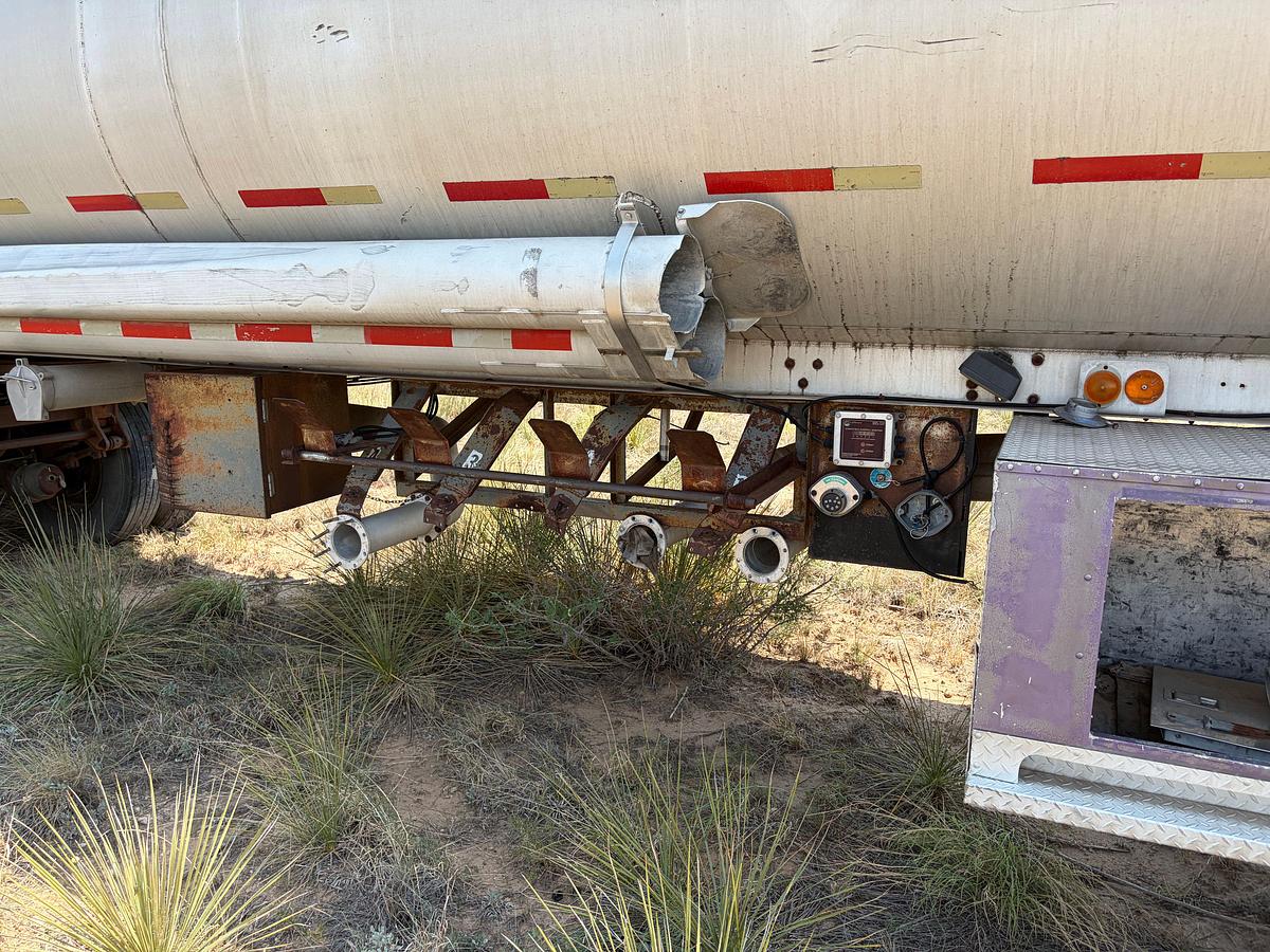 Used 1979 POLAR FUEL TRANSPORT TRAILER