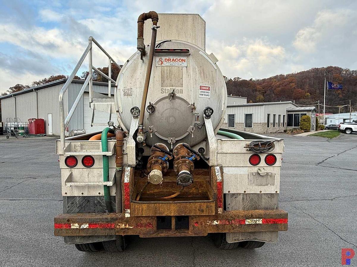 Used 2011 DRAGON 120 BBL ALUMINUM T/A VACUUM TRAILER