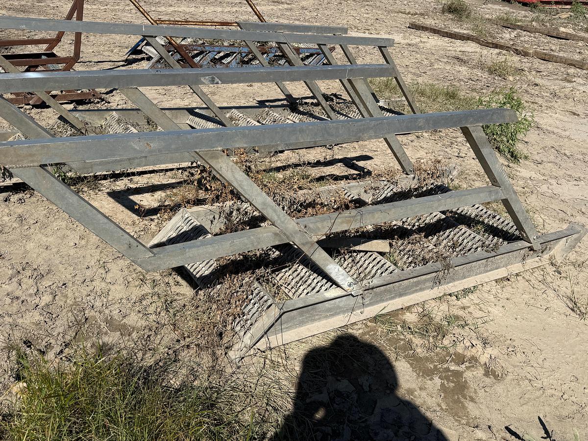 Used 16’ EXTENDABLE ALUMINUM RIG LADDER