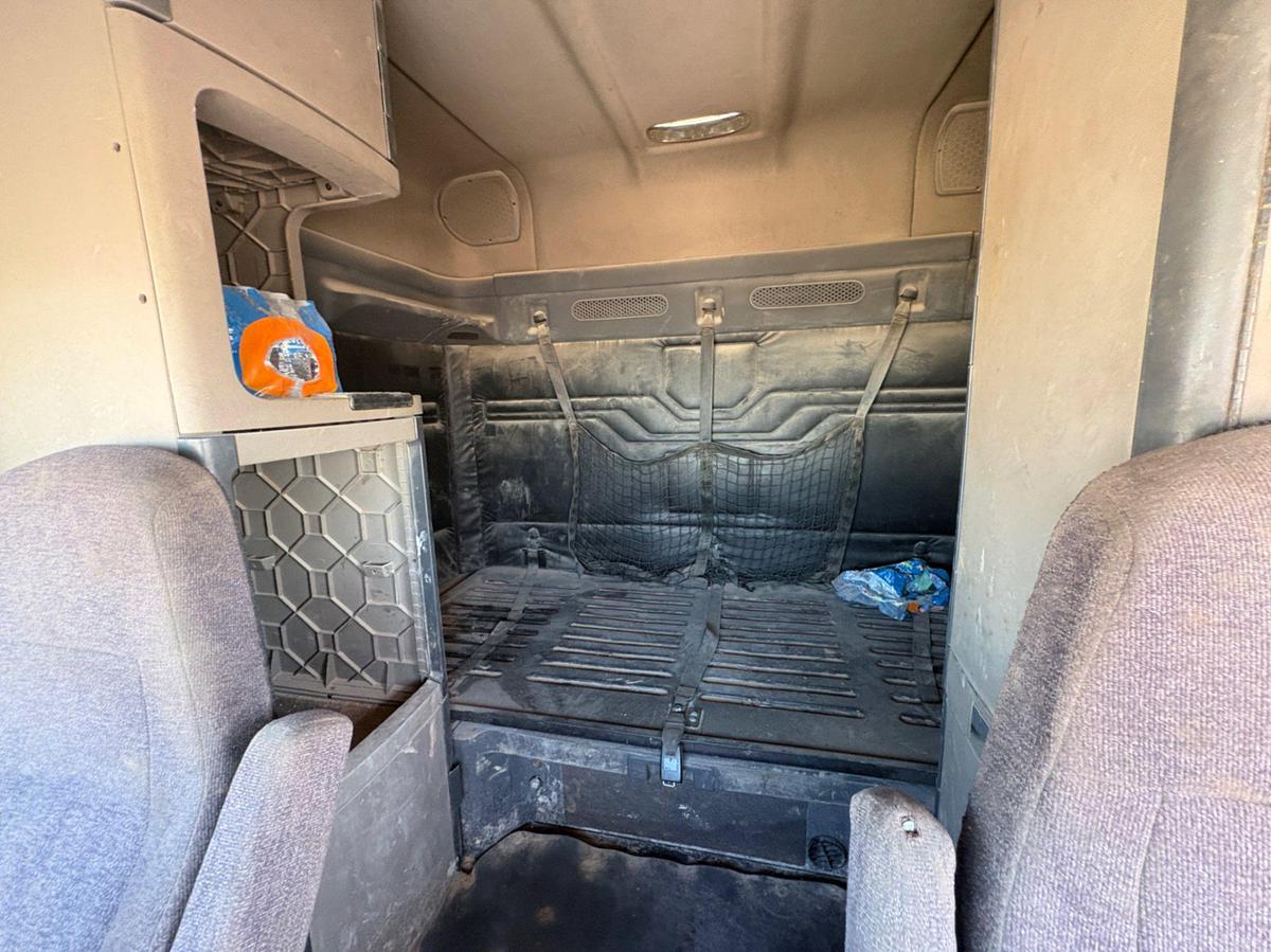 Used 2013 FREIGHTLINER CASCADIA