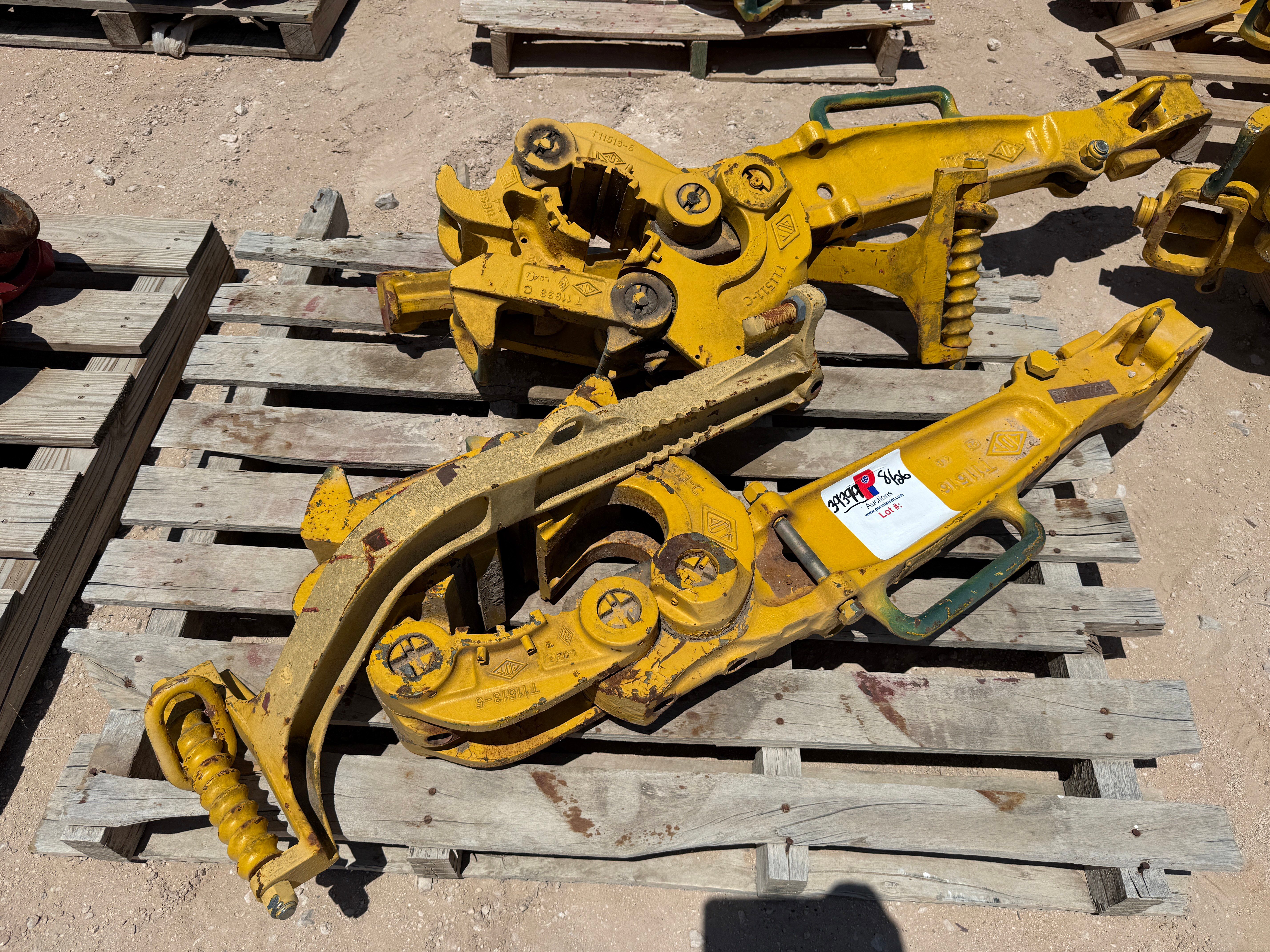 Used (2 X $) AOT TYPE C MANUAL TONGS