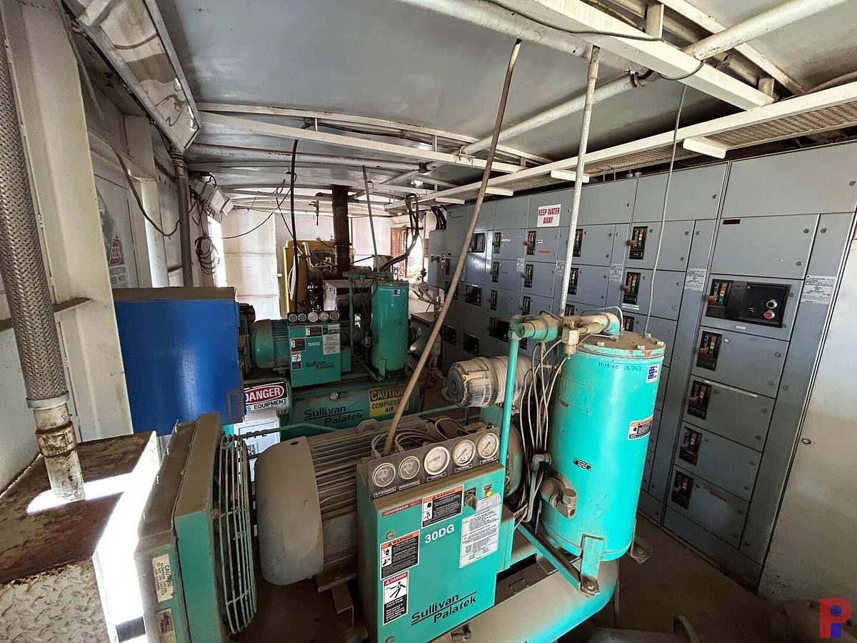 Used GENHOUSE W/ (2) 250 KW GENERATORS P/B CAT 3412 ENGINES