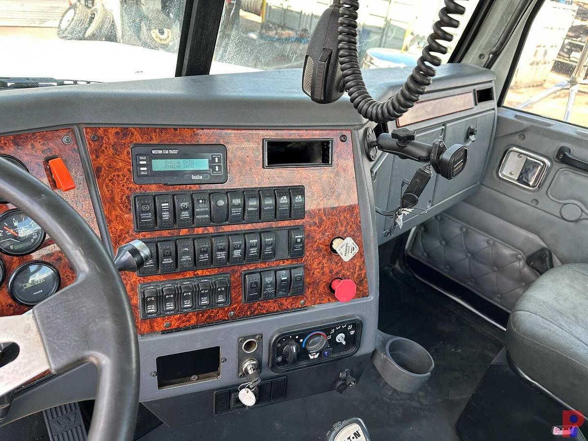 Used 2012 WESTERN STAR 4900 SA 4-AXLE TRI-DRIVE HEAVY HAUL TRUCK TRACTOR