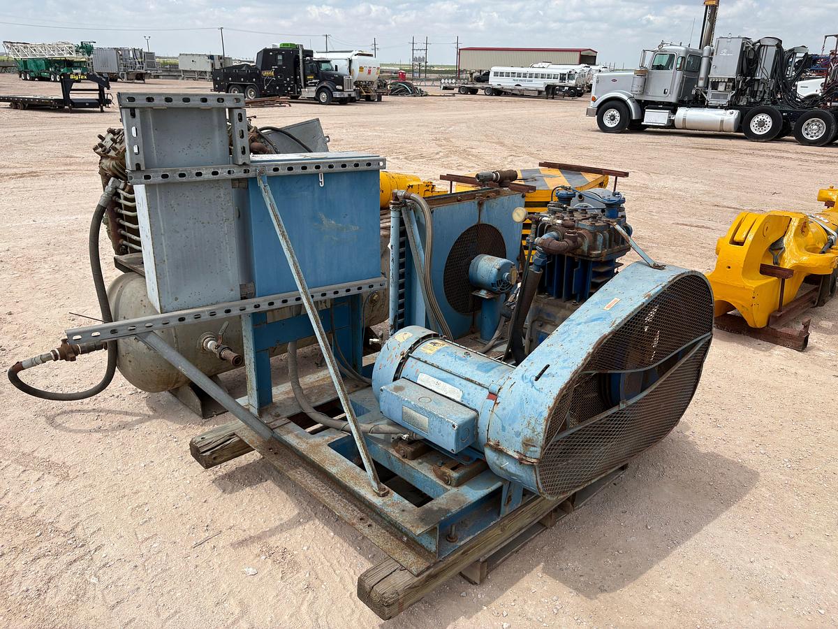 Used QUINCY AIR COMPRESSOR