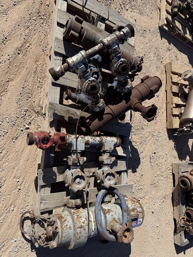 Used (3) MULTI-SIZE SINGLE PLUG CEMENT HEADS