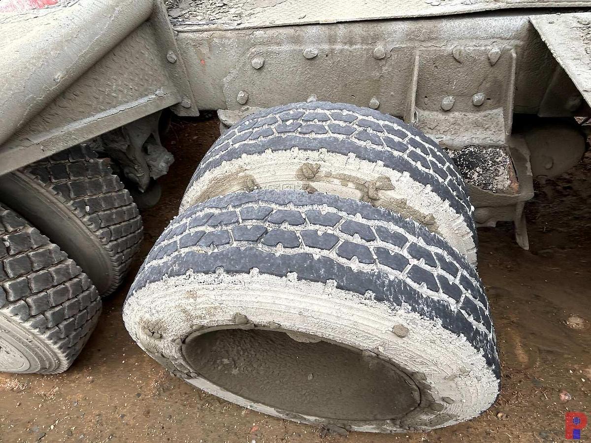 Used 2006 PETERBILT 379 TRI AXLE 45K LBS. WINCH TRUCK