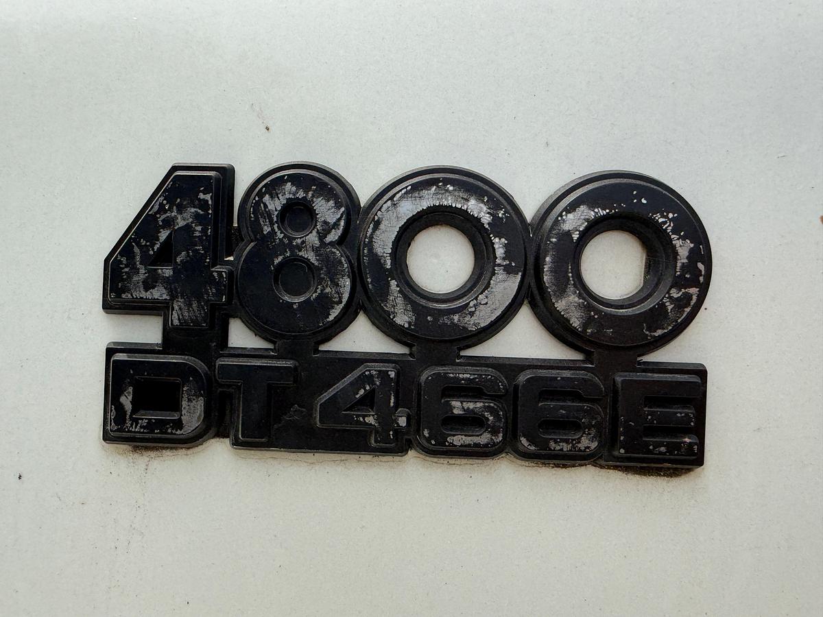 Used 2000 INTERNATIONAL 4800 4X4 S/A SPILT DRUM WIRELINE TRUCK