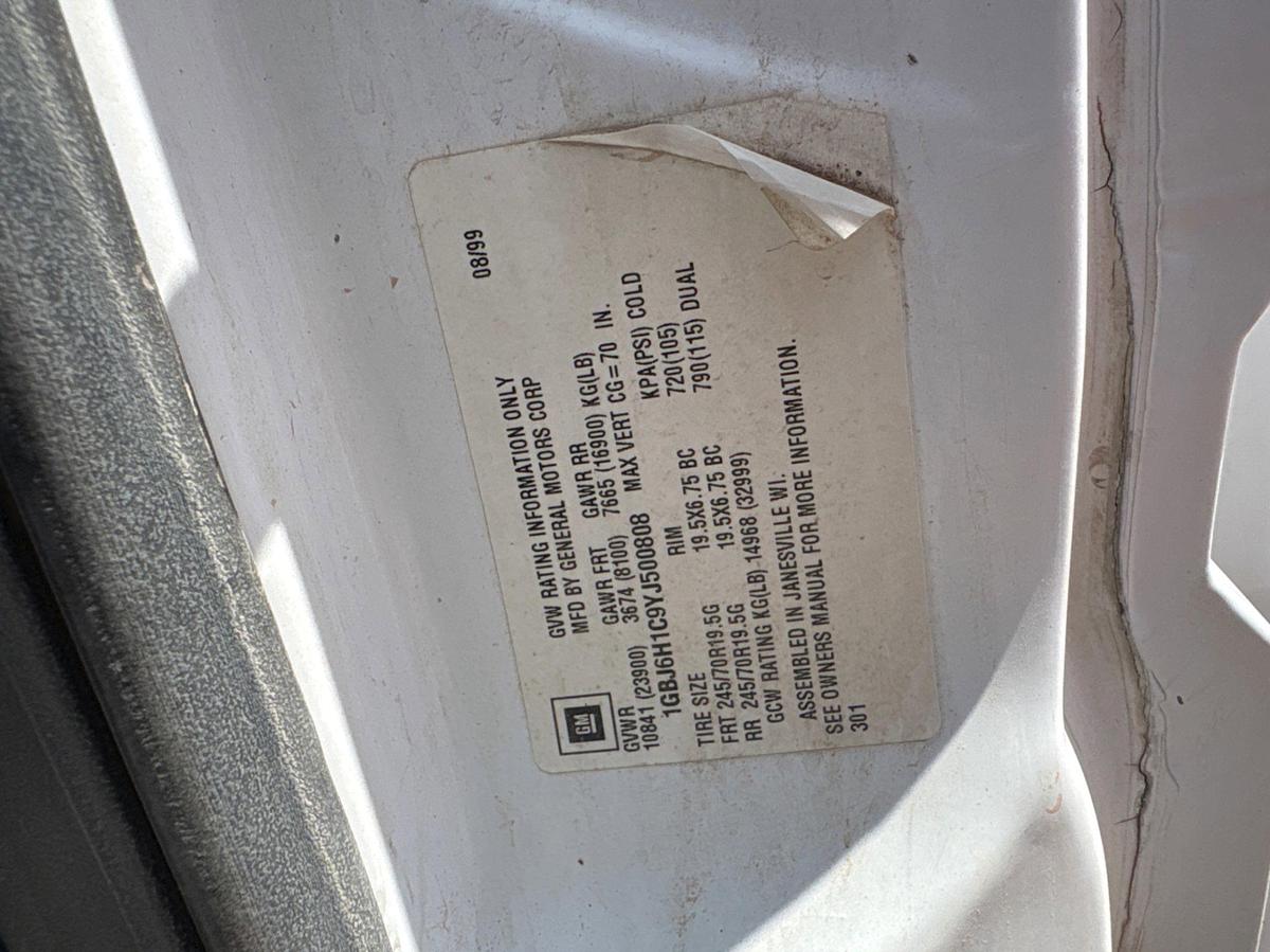 Used 2000 CHEVROLET C6500 S/A WIRELINE TRUCK