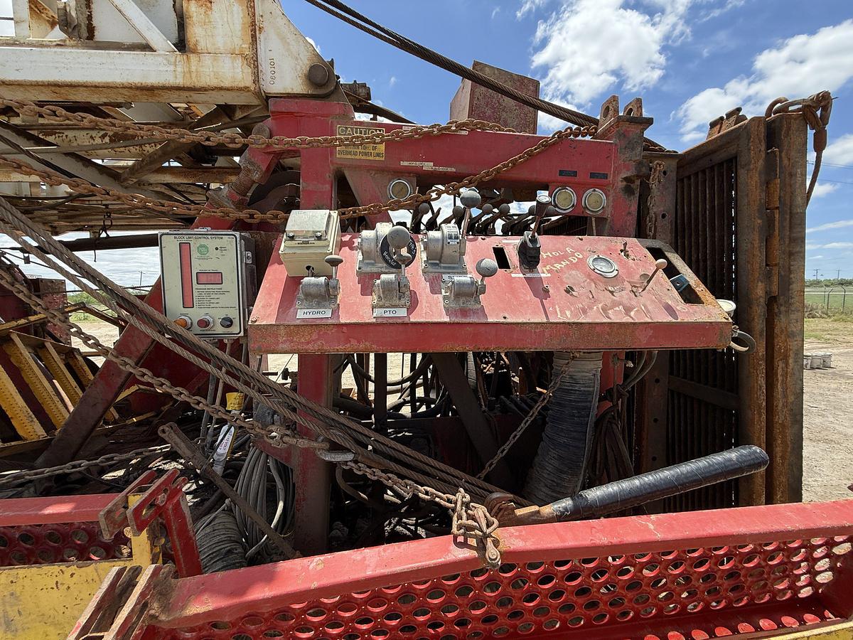 Used 2008 LOADCRAFT 550 DD 96’-225K 5-AXLE WELL SERVICE WORKOVER RIG
