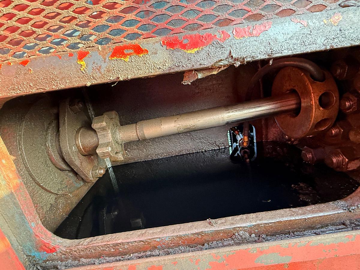 Used CONTINENTAL EMSCO D-300 DUPLEX MUD PUMP P/B CATERPILLAR 3406TA