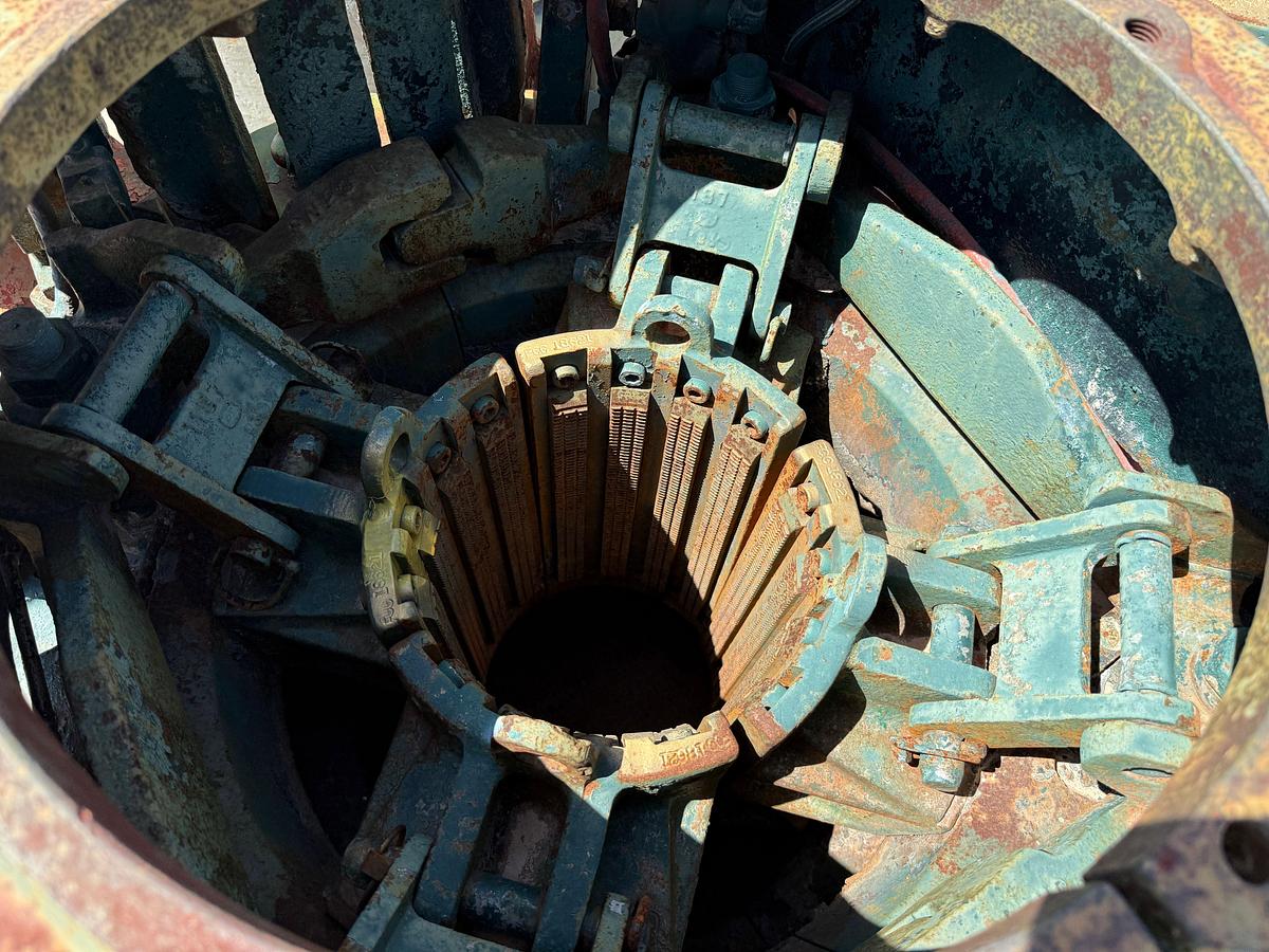 Used LOT W/ (1) VARCO 350-TON & (1) 500-TON SLIP TYPE SPIDER CASING ELEVATORS